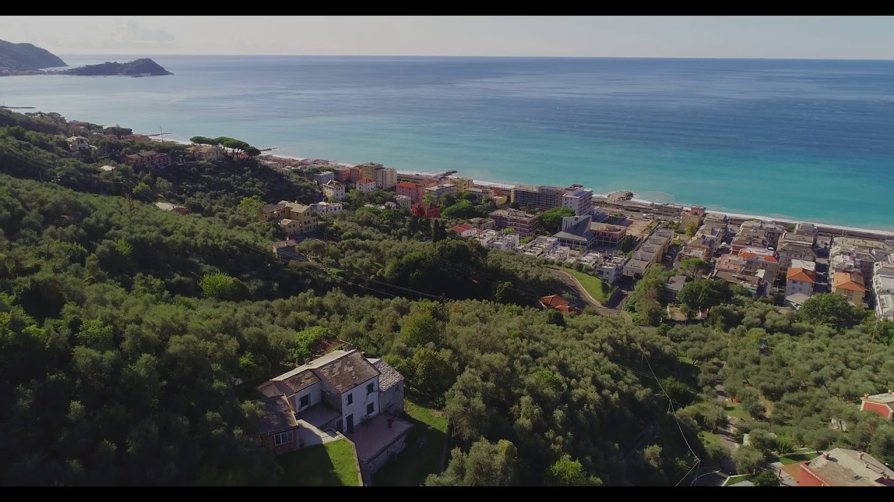 RURAL COMPLEX FOR SALE IN LAVAGNA (GE)