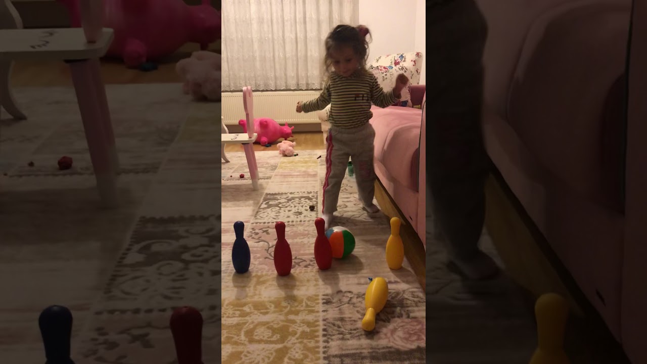 Elif bebek bowling oynuyor 🤣