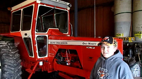 Iowa Family Loves John Deere Tractors But Youngest...