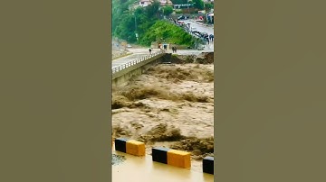 High floods caught on camera #viral #trending #floods #flood #Disaster #nature #viral