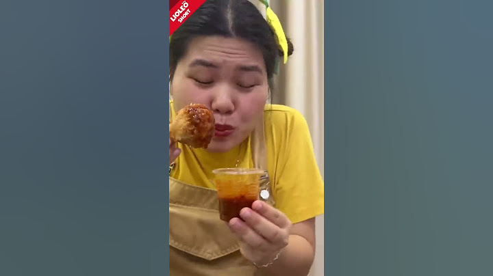 Andee Xoài ăn GÀ RÁN theo emoji - Lần đầu chấm sốt kem hành?!!! #lioleo #shorts