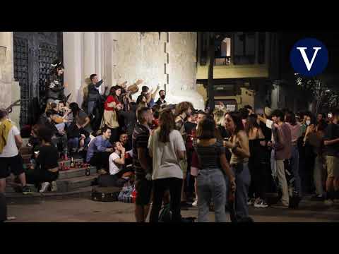 Acaba del toque de queda con "celebraciones" en Barcelona