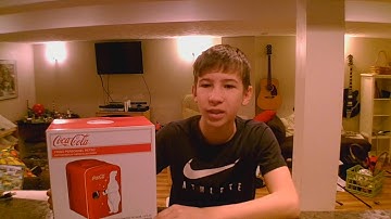 Coca-Cola Mini Fridge Unboxing and Review (Zampie gaming