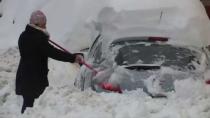 Heftiger Wintereinbruch: Hunderte Autofahrer stecken in Spanien im Schnee fest