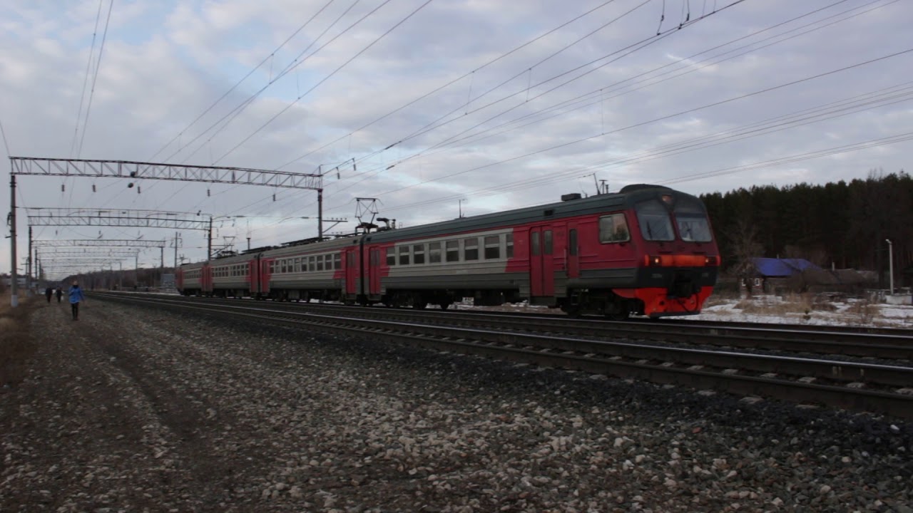 Электричка нижнекамск агрыз. Электропоезд эд9м Казань. Эд9мк 0086. Эд9м 0070. Электричка Ижевск Кизнер.