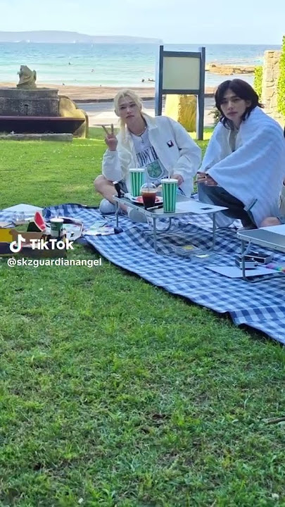 the way he's sitting π€£πππ·π°ππ
π» #kpopskz #straykids #changbin#nohate#notmyvid