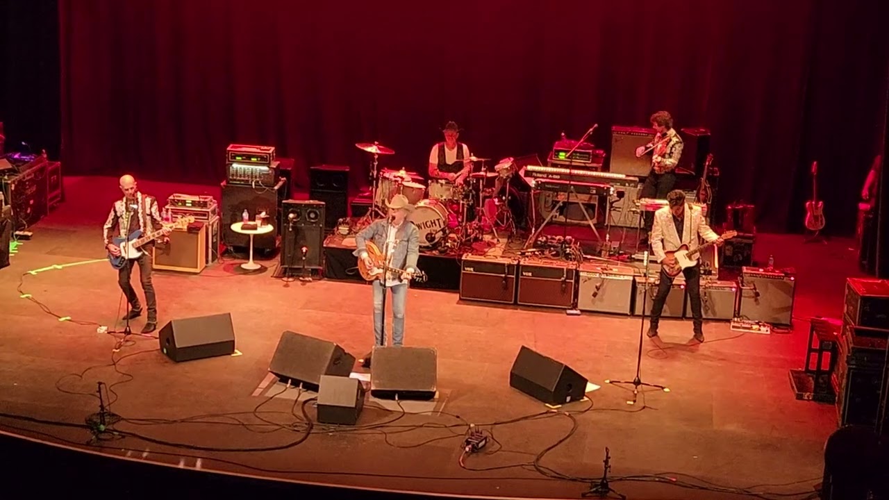 Dwight Yoakam - Little Sister