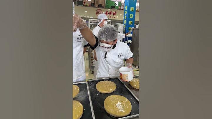 Would you like a delicious big mooncake? #shorts#Mooncake #China #Chinesefood