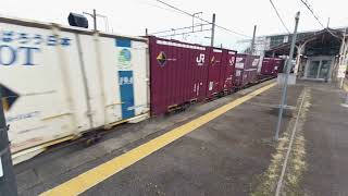 上越線 コンテナ貨物2071列車。六日町駅通過。牽引機 EH200形電気機関車