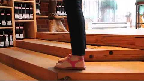 Michael Kors - MK Plate Thong in Zinnia