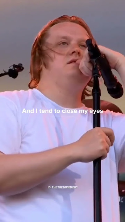 Fans sing along as Lewis Capaldi performs “Someone You Loved” #shorts #someoneyouloved #lewiscapaldi