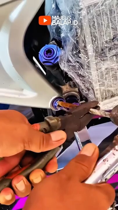 How to remove titanium bolts properly and correctly, Sultan style‼️ #motorcyclespareparts