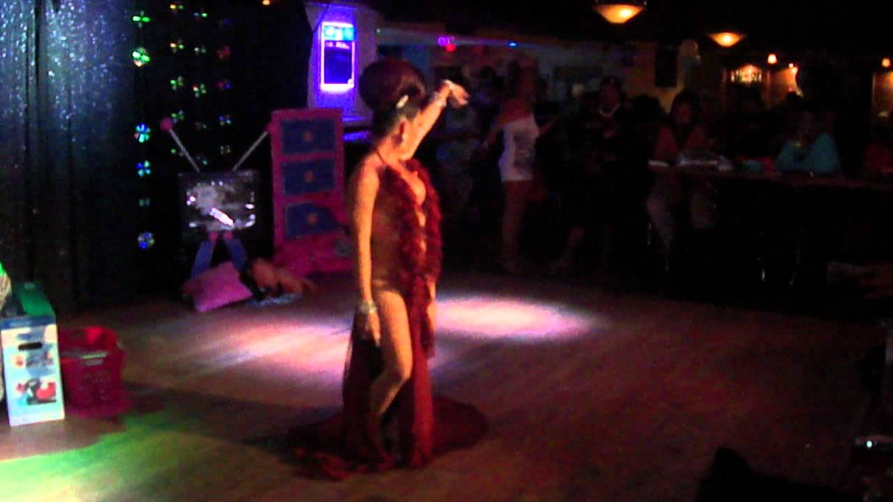 Universal Showqueen 2012 Christina Doll - YouTube