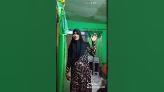 BUSER INI NYAMAR JADI CEWEK...