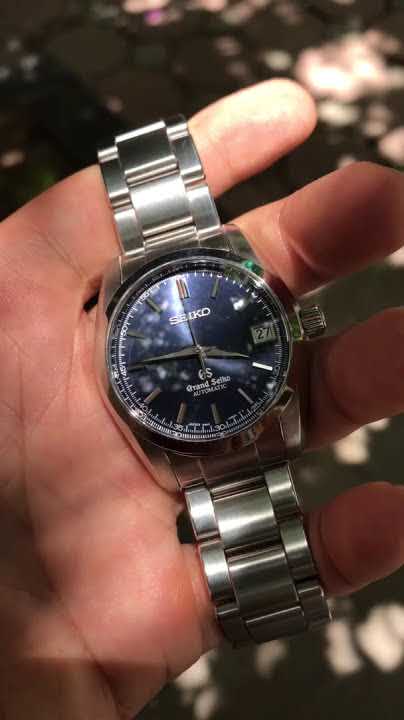 GRAND SEIKO SBGR073 (9S65-00B0) Navy Dial - YouTube