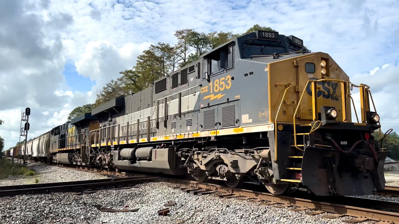 CSX 1853 New York Central Heritage Unit Leads M442-07 at Crawford, FL