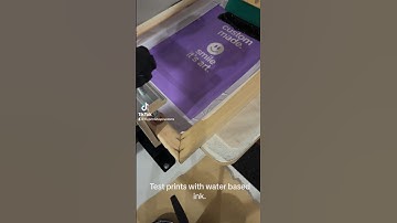 Screen printing with water based ink. #screenprinting #screenprint #printmaking