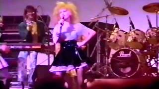 Video thumbnail of "Cyndi Lauper - Iko Iko [1987] France (6)"