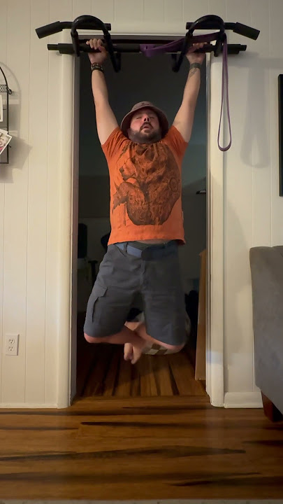 Dead hang ￼