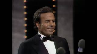 Willie Nelson, Julio Iglesias - To All The Girls I've Loved Before