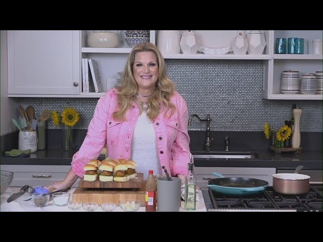 How to Make Nashville Hot Chicken Sliders | Trisha Yearwood | Rachael Ray Show