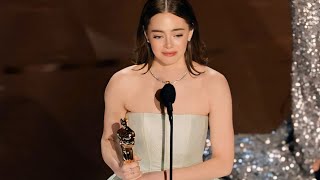 Emma Stone & Sally Field Share This Special Connection | 2024 Oscars