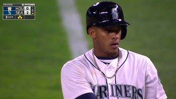 HOU@SEA: Marte delivers RBI single with bases loaded