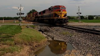KCS SD70MAC Duo Leading KCS MVNKC into town 6/5/22