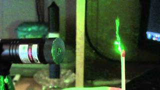 50 mW green Laser Pointer lights a match !!!