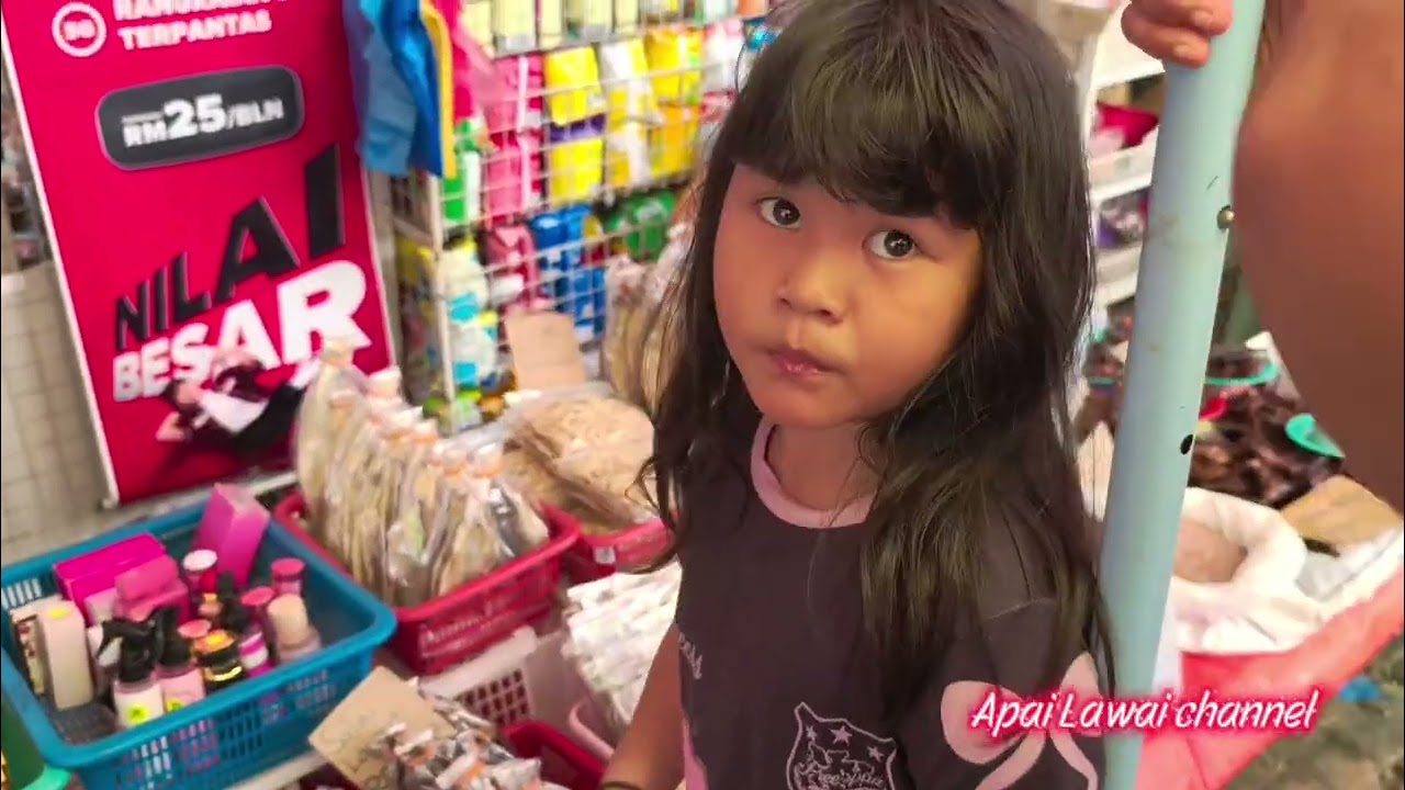 Bermacam-macam lauk sayur di jual di pasar lachau..