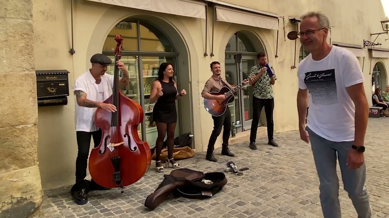 When You're Smiling Busking - ALAPAR (Feat. Bruno Cravero)