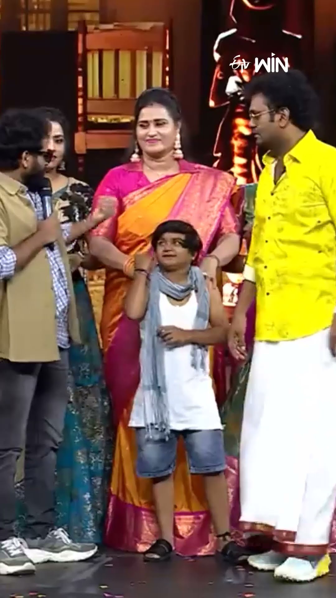 #shorts - ఆటో డ్రైవర్ గా సద్దాం - అంతా ఆటో మేటిక్..! #sridevidramacompany #saddam #comedy #ramprasad