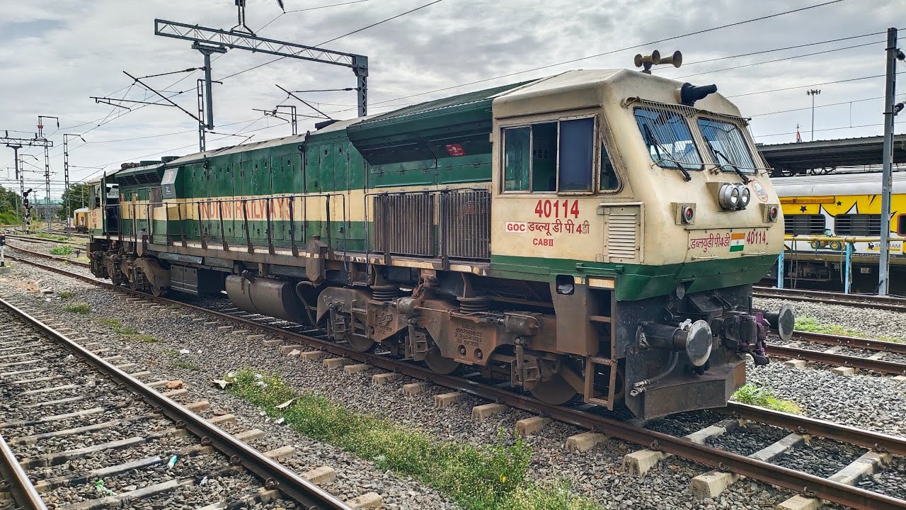 Loco Change from Electric to Diesel 🔥| Departure Scenes of 20896 / BBS ...