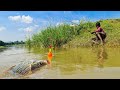 Amazing Best Traditional Boy Hunting Big Fish By Hook In Pound | Best Hook Fishing Video