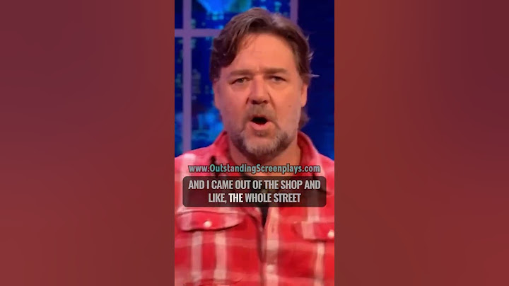 Russell Crowe realizes he is popular in Rome as Gladiator