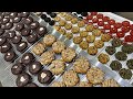 오픈 1개월만에 매일 1,000개씩 완판! 재료 쏟아 부은 13가지 맛 대왕쿠키 Making 13 flavor of giant cookies - Korean street food