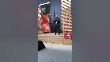 Matthew Van Niekerk pitches SettleMint at Gitex.