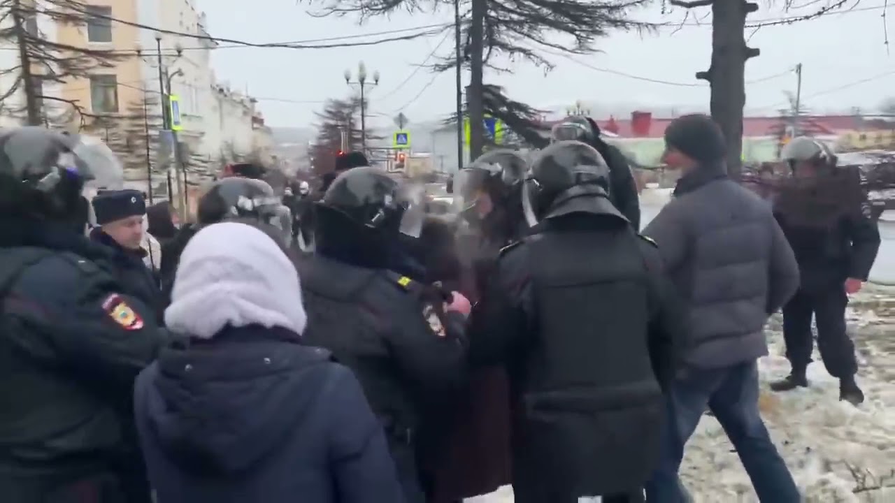 Видео 21 апреля. Митинг в апреле 2021 в Москве. Митинг 21 апреля задержание. Митинг 21 апреля 2021 сверху Пермь. Митинги в Москве апрель 2018.