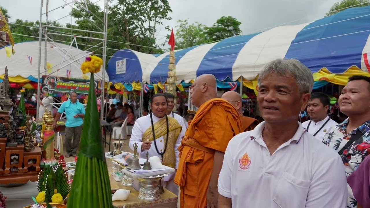 งานพิธียกช่อฟ้าอุโบสถหลังใหม่ วัดอรัญญาบ้านอาลาง-หนองสิม ตำบลโนนสว่างอำเภอเกษตรวิสัย จังหวัดร้อยเอ็ด