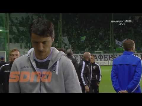 Botellazo al segundo entrenador del PAOK de un aficionado del Panathinaikos