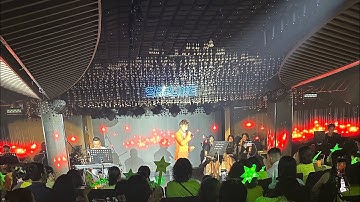 Hồ Văn Cường Chụp Hình Cùng Fc Xanh Đọt Chuối Sau Show Diễn 28/9 Skyline