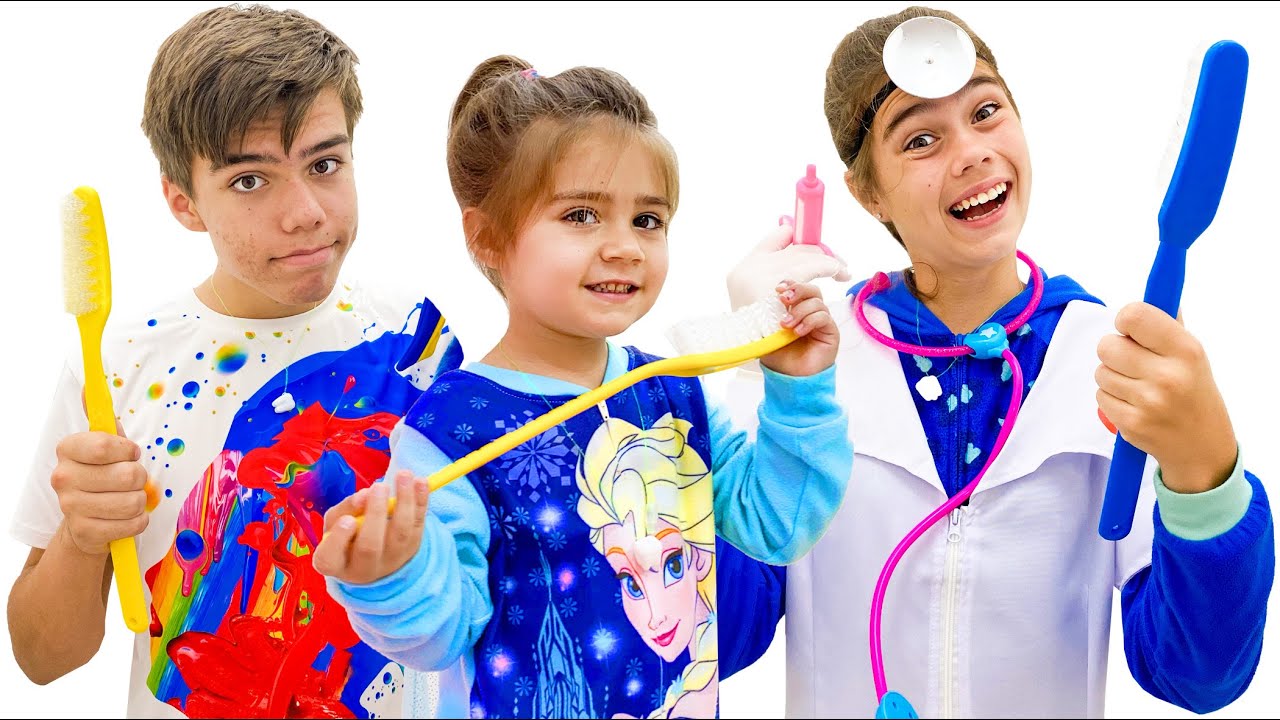 Настя учит полезным привычкам: чистим зубы, моем руки, питаемся правильно