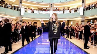 Gigi Hadid in Dubai Mall