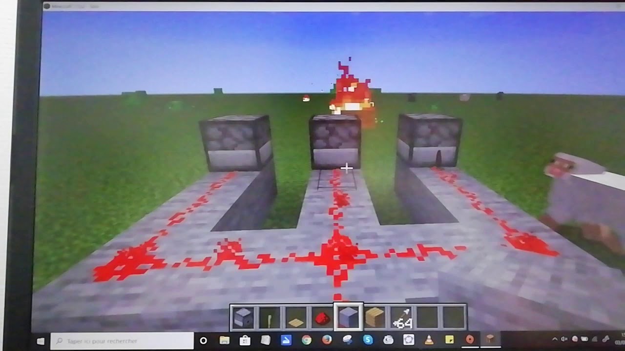 COMMENT FAIRE UNE MITRAILLETTE SUR MINECRAFT ?! - YouTube