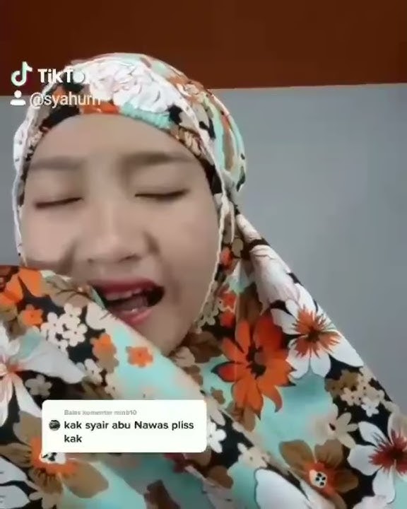Story' wa cewek bersholawat , suaranya merdu banget , Nisa sabyan kalah ini mah .