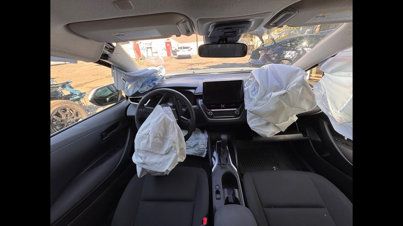 Покупка полицейских фордов.  Разбили Toyota Corolla Hybrid 2024