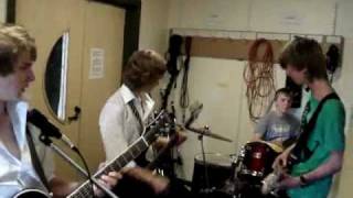 Download Lagu Plug In Baby - The Happy Lost MP3 Download Lagu Plug In Baby - The Happy Lost MP3