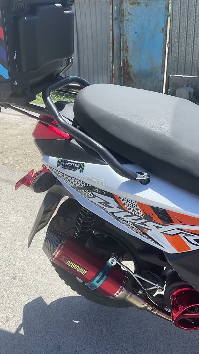 Акрапович выхлоп на мопеде #akrapovic #akrapovič #samurai - YouTube