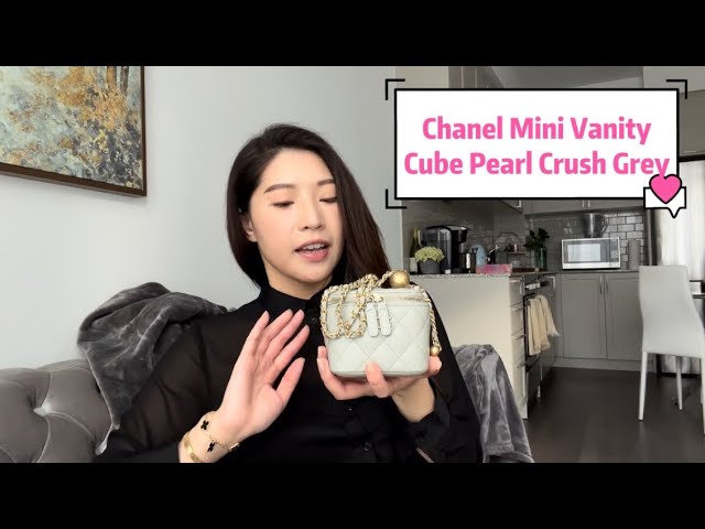 CHANEL mini vanity bag w/top handle & chain, Chanel handbag review & what  fits inside