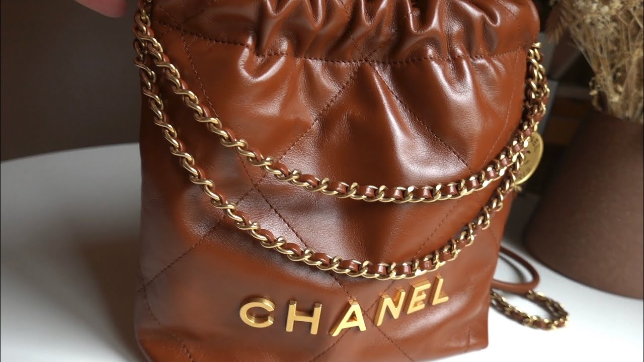 シャネル 23A CHANEL22 ミニサイズ ブラウン WIMB Featuring 23A Chanel 22 Mini in Caramel 🤎 - YouTube